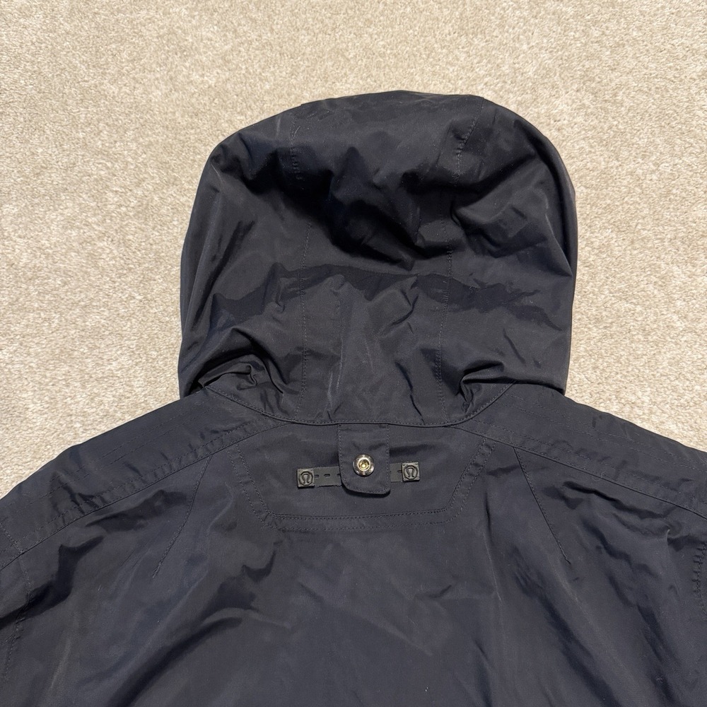 Mens Lululemon Wet Coast Jacket Size Small Black Sealed Seams Rain Jacket EUC - Picture 10 of 11